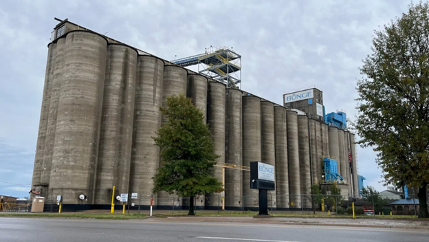 Figure shows Concrete Grain Silos.