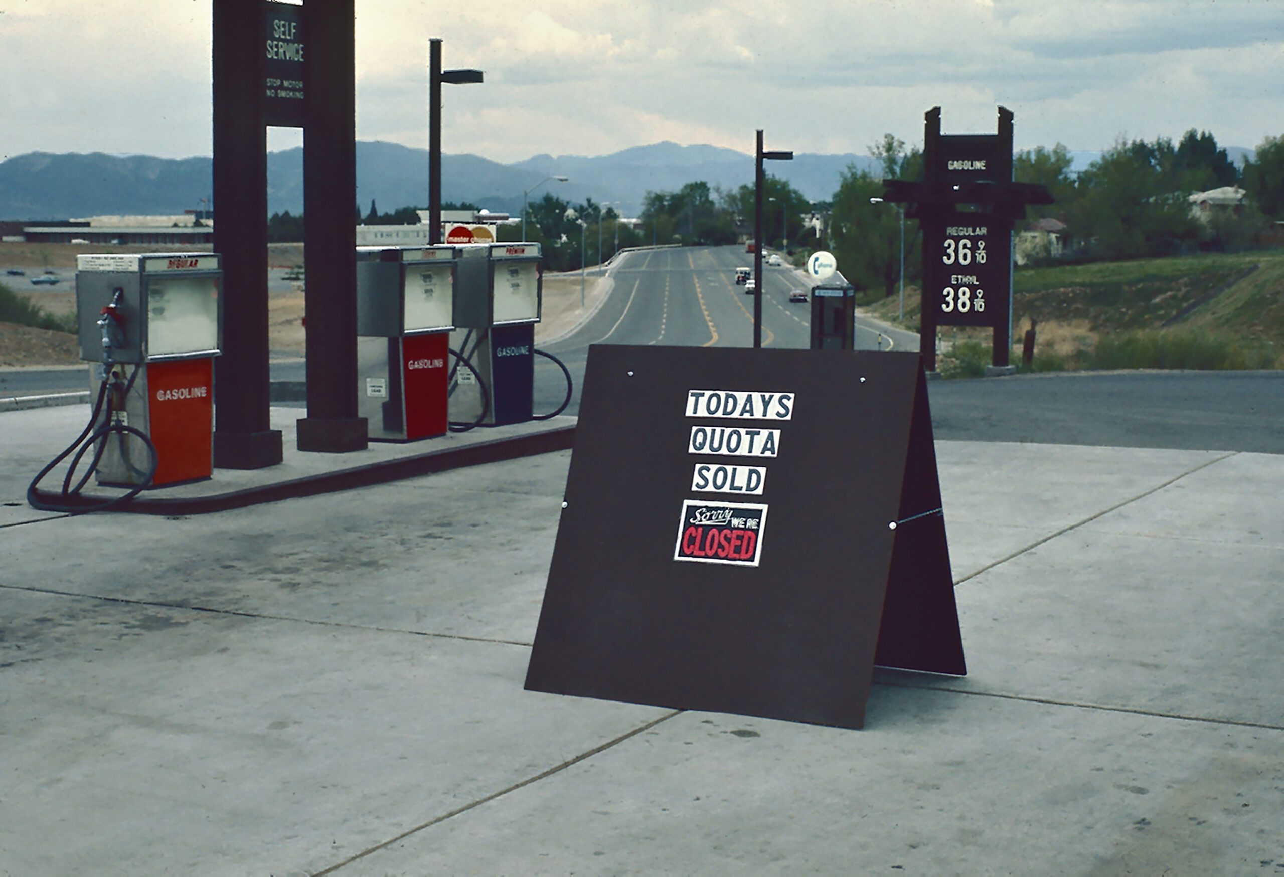 Image from iStock shows a gas station in the 1970s out of gas.
